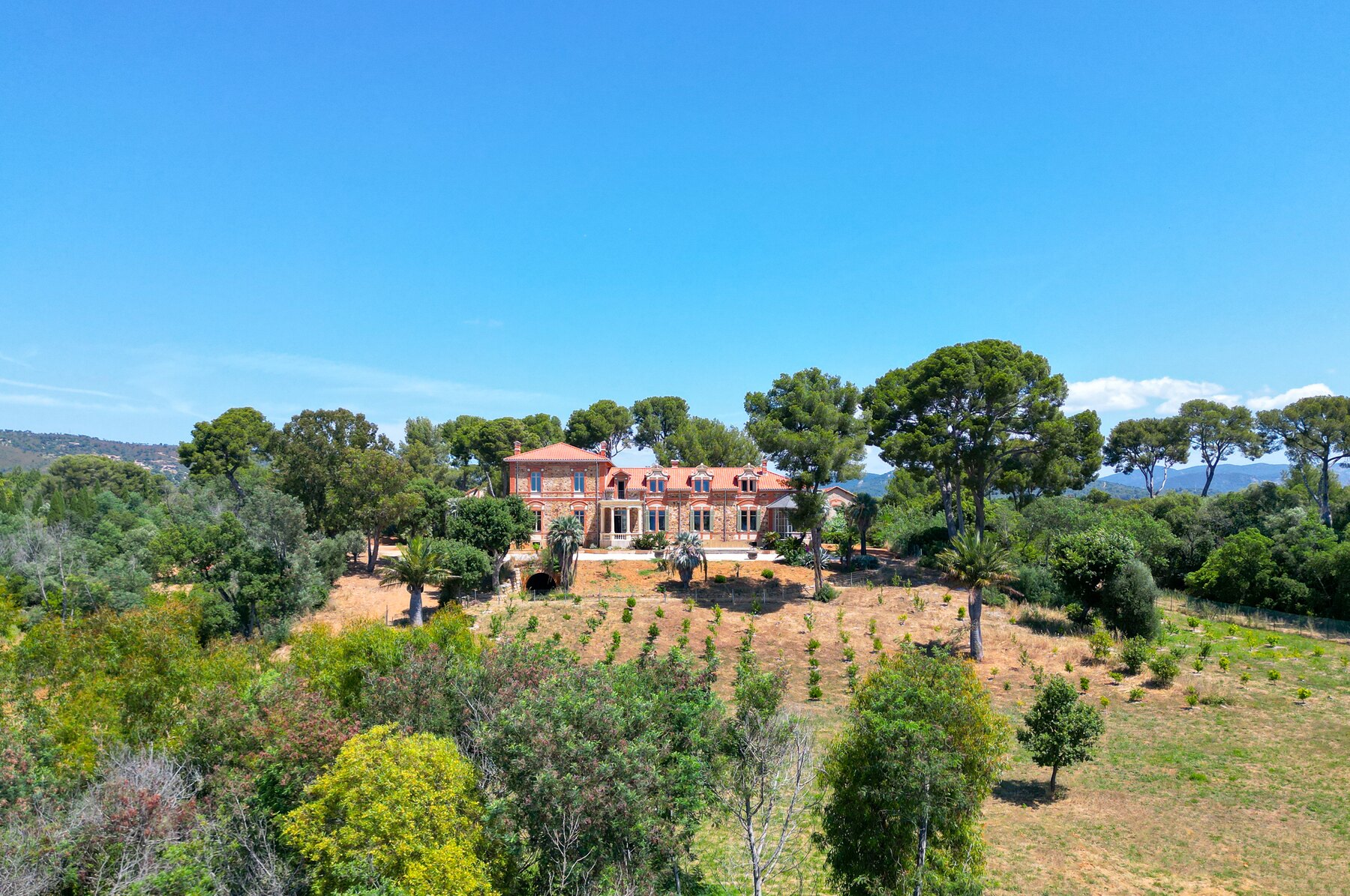 Façade du Château de la Pascalette à La Londe-les-Maures
